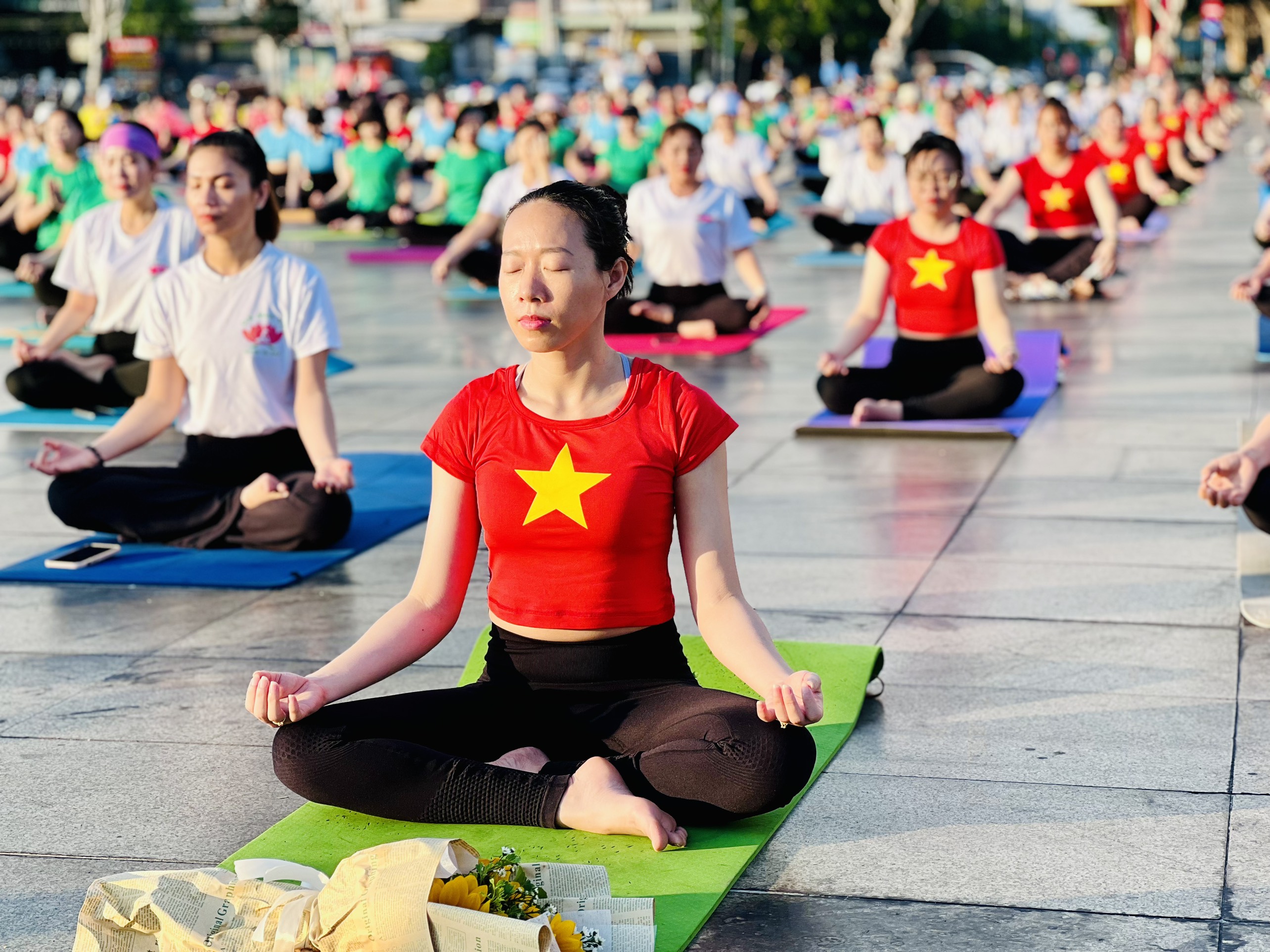 Gần 1.000 người đồng diễn hưởng ứng ngày Quốc tế Yoga