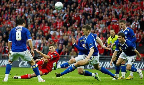 Liverpool đuổi kịp MU: Bệ ph&oacute;ng th&agrave;nh c&ocirc;ng