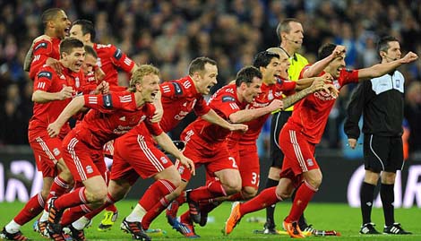Liverpool đuổi kịp MU: Bệ ph&oacute;ng th&agrave;nh c&ocirc;ng