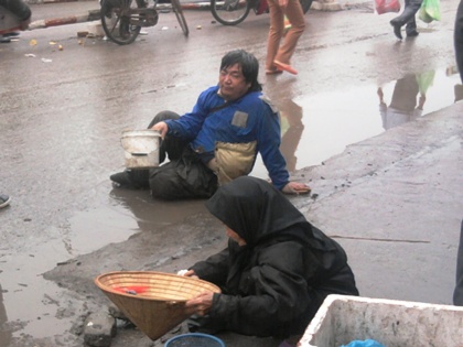 Ăn m&agrave;y v&agrave; sư giả lộng h&agrave;nh, lừa bịp l&ograve;ng nh&acirc;n của du kh&aacute;ch