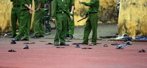 Hậu quả sau vụ lộn xộn. Hậu quả sau vụ lộn xộn.