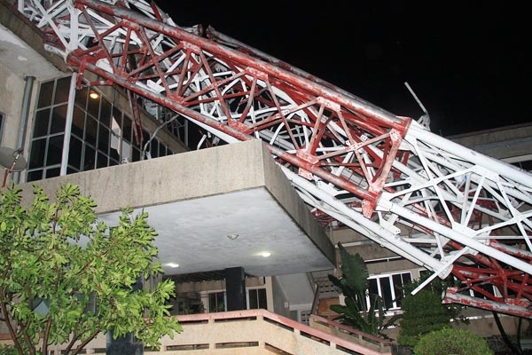b&atilde;o số 10; cột ph&aacute;t s&oacute;ng; Đồng Hới