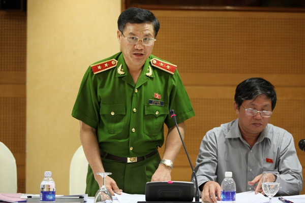 thẩm mỹ viện, suy tho&aacute;i đạo đức, tội phạm