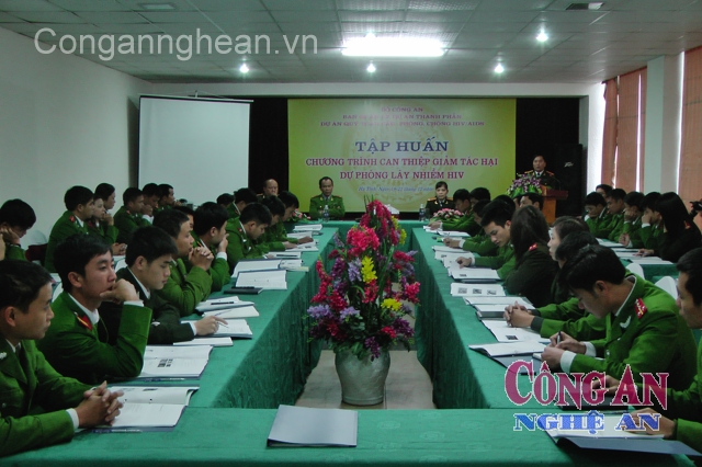 Đông đảo CBCS Công an các huyện, thành, thị tham gia lớp tập huấn