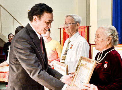 Ba Ria city received 3rd Class Independence Medal