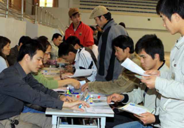 Với lao động Việt Nam, được đi Hàn Quốc làm việc như là cơ hội đổi đời. Ảnh: Internet