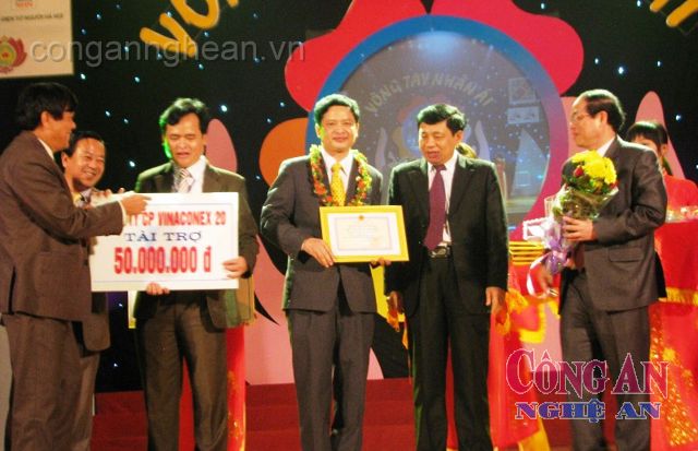 Hoạt động giúp đỡ, ủng hộ người nghèo, đền ơn đáp nghĩa luôn nhận được sự quan tâm của các tổ chức, cá nhân