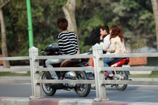 Rất nhiều thanh niên chơi Tết không đội MBH khi đi xe mô tô