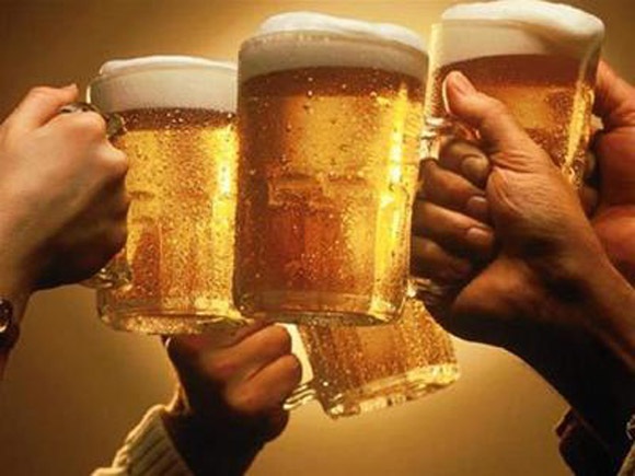 Cơ thể mỗi người chỉ tiếp nhận các chất kích thích, trong đó có rượu, bia, ở chừng mực nhất định, vượt qua ngưỡng, người uống rơi vào tình trạng rối loạn ý thức, hành vi, cảm xúc, nhẹ thì bệnh nhân còn khả năng nhận xét xung quanh, nặng thì không kiểm soát được hành vi