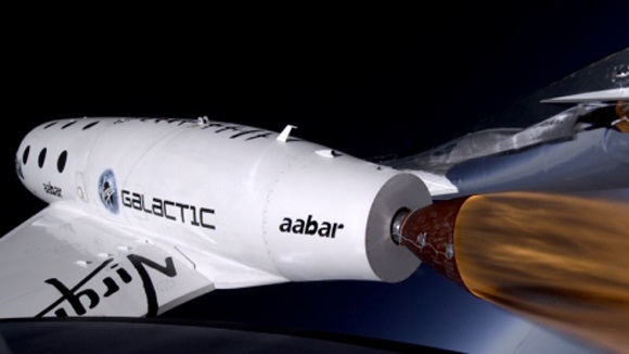  Tàu vũ trụ tư nhân SpaceShipTwo của hãng Virgin Galactic sẽ đưa hành khách du lịch không gian