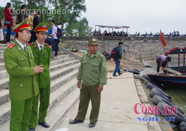 Các lực lượng Công an phối hợp triển khai các biện pháp đảm bảo ANTT trong lễ hội đầu xuân