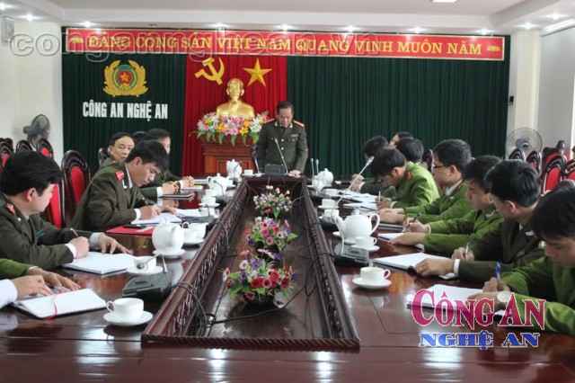 Đại tá Hồ Sỹ Tuấn - Phó giám đốc Công an tỉnh chủ trì đầu cầu Nghệ An 
