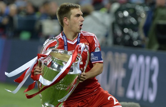 Philipp Lahm ăn mừng chức vô địch Champions League