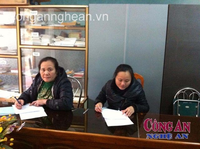 Hai nữ cờ bạc trong vụ án trình bày tại cơ quan Công an