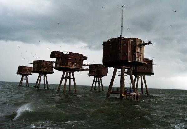 Pháo đài Maunsell tọa lạc ngay tại cửa sông Thames, vương quốc Anh. Chúng được xây dựng trong thời kỳ Thế chiến thứ hai, nhằm mục đích phòng không.