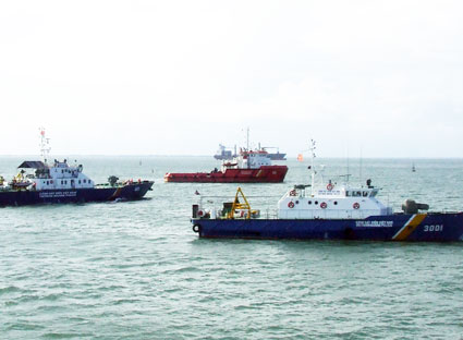 Tàu của Vùng Cảnh sát biển 3 (đóng quân tại TP.Vũng Tàu) tuần tra bảo vệ chủ quyền biển đảo của Tổ quốc. ẢNH: BÙI CẢNH