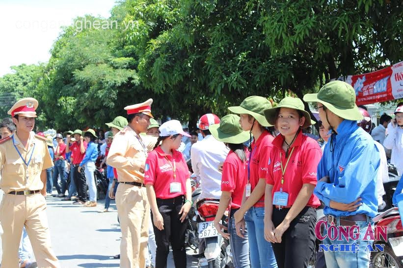 Đảm bảo ATGT trong kỳ thi tuyển sinh đại học, cao đẳng tại cụm thi Vinh
