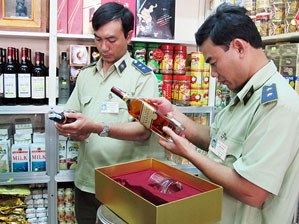 Lực lượng Quản lý thị trường đã phát hiện, xử lý 7.731 vụ buôn bán, vận chuyển hàng cấm, hàng lậu trong 6 tháng đầu năm 2014