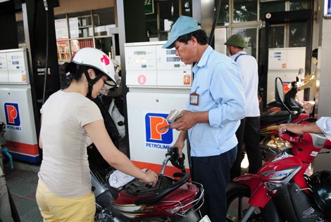 Xăng tăng 5 lần nhưng chỉ giảm 1 lần
