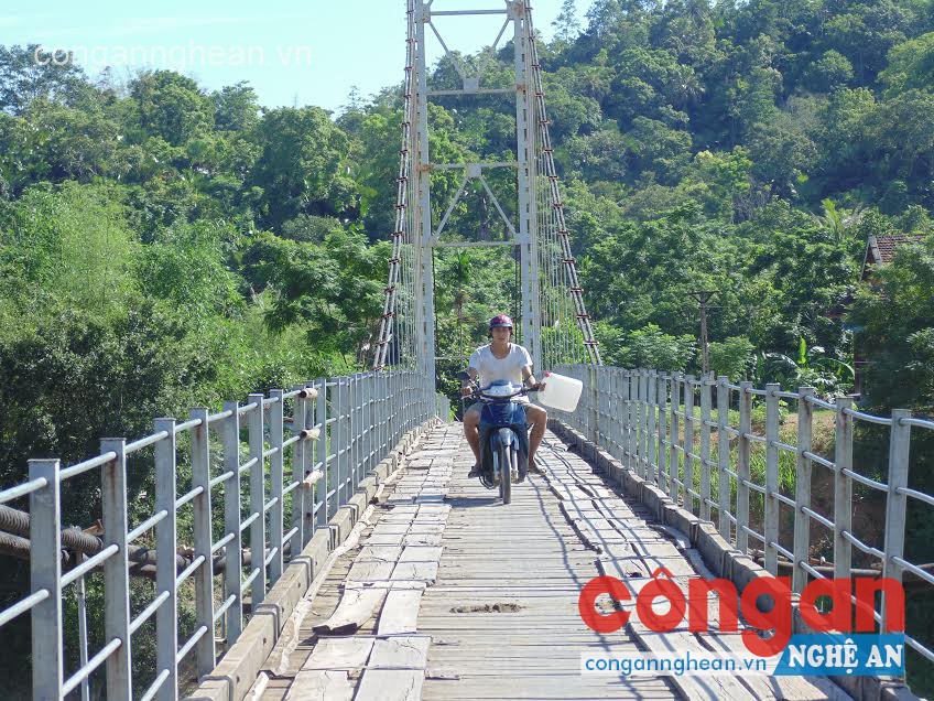 Cầu treo Khe Rạn