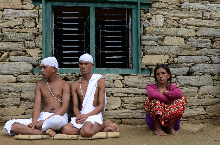 Nepal tham dự đám tang của những người thân  thiệt mạng trong vụ lở đất ở Sanghu Lamo, cách thủ đô Kathmandu 80km