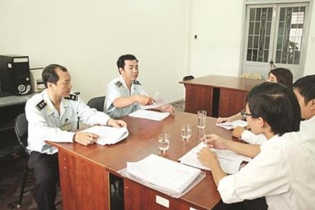 Chi cục Kiểm tra sau thông quan Cục Hải quan TP.HCM làm việc với doanh nghiệp