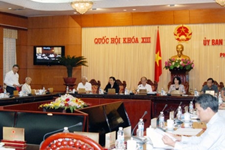 UBTVQH cho ý kiến về dự án Luật Doanh nghiệp sửa đổi.