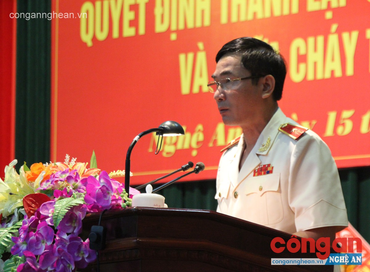 Thiếu tướng Nguyễn Xuân Lâm, Giám đốc Công an tỉnh phát biểu tại buổi lễ