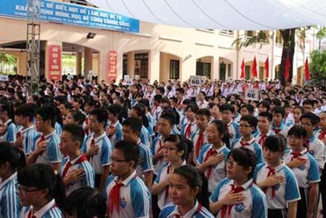 Năm 2013, tỷ lệ bé trai/bé gái ở Việt Nam là 113,8/100