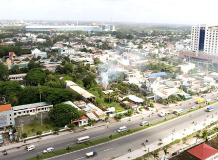 Trong tương lai, huyện Tân Thành sẽ phát triển thành thành phố công nghiệp và cảng biển. Trong ảnh: Một góc thị trấn Phú Mỹ. Ảnh: OANH BÙI