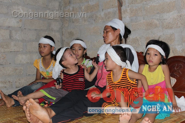 Chị Thu đau đớn khi nghe tin chồng tử nạn