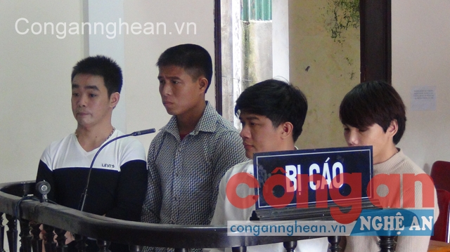 Các bị cáo tại phiên tòa