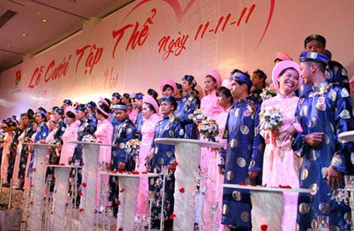 Mô hình đám cưới tập thể là một nét đẹp trong giới trẻ hiện nay