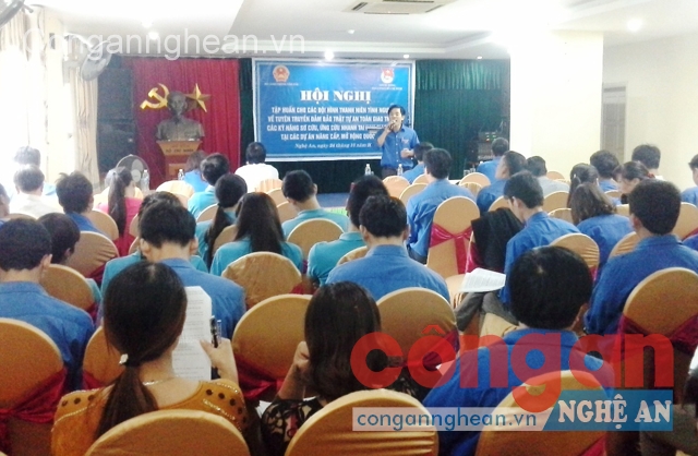 Các học viên tham gia tại lớp tập huấn