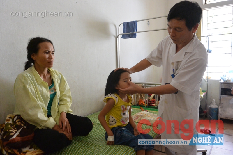 Sức khỏe của cháu Hương đang dần tiến triển