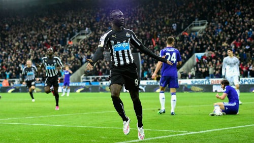 Papiss Cisse chính là người hùng của trận đấu