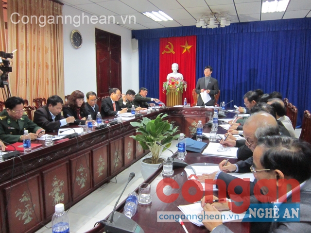 Đồng chí Lê Xuân Đại, Phó Chủ tịch UBND tỉnh phát biểu tại Hội nghị