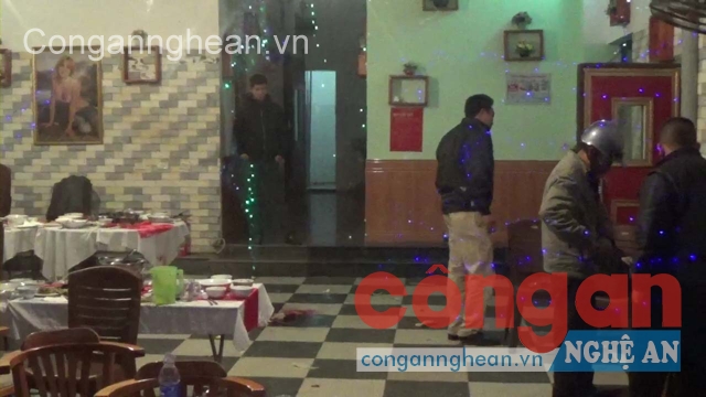 Công an TP Vinh có mặt tại hiện trường điều tra theo dấu vết “nóng”
