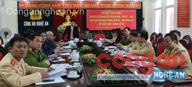 Đại biểu Công an tỉnh và Sở GTVT tham dự Hội nghị trực tuyến  tại điểm cầu Nghệ An