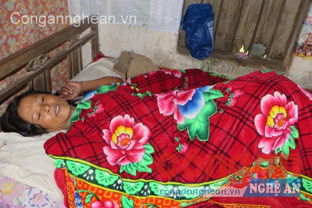 Chị Nhung xin ra viện về nhà vì không có tiền phẫu thuật