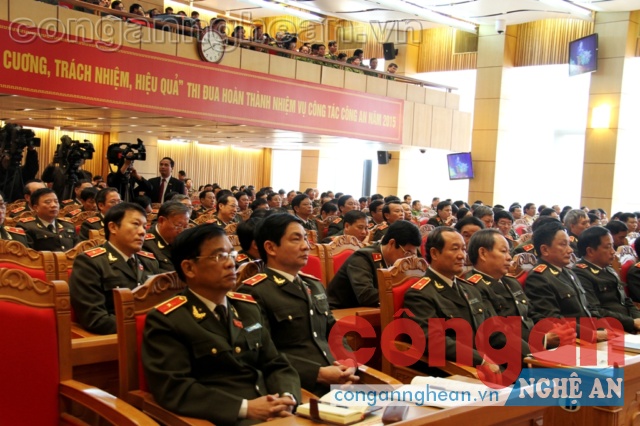 Các đại biểu dự hội nghị