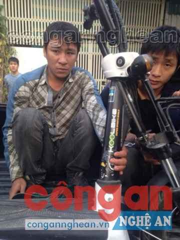 2 đối tượng và tang vật
