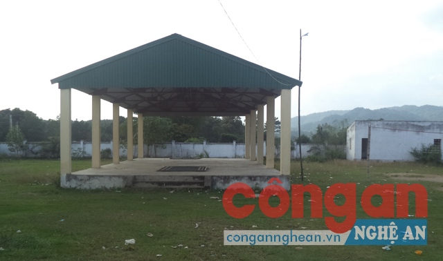 Tình trạng chợ xây xong không sử dụng gây lãng phí nguồn lực (chợ Thạch Ngàn - Con Cuông) - Ảnh: Ngọc Thái