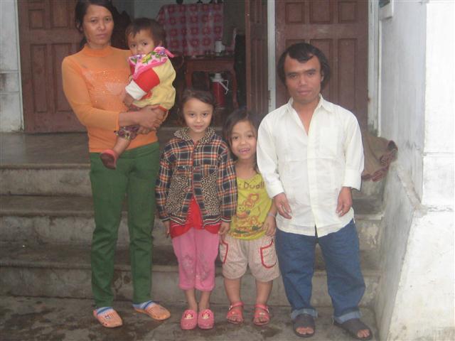     Tổ       ấm của người đàn ông              tí               hon