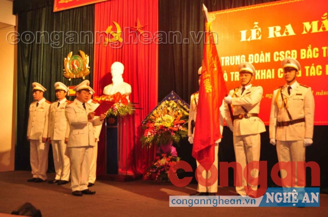 Lê tuyên thệ dưới cờ
