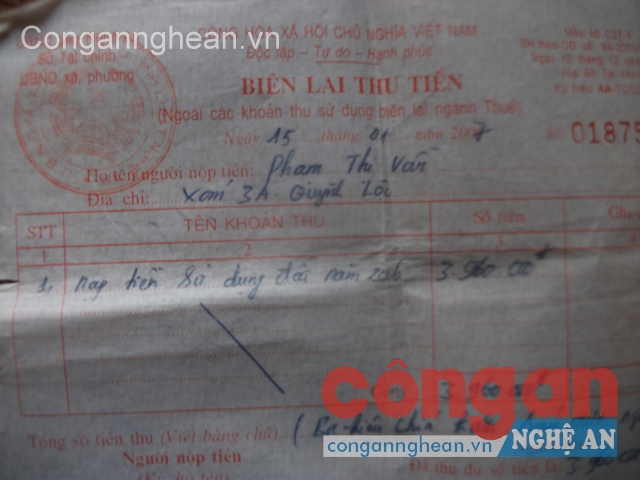 Biên lai và giấy nộp tiền bà Vần đã nộp