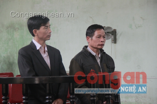 Hai bị cáo tại phiên tòa