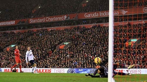 Màn rượt đuổi hấp dẫn tại Anfield