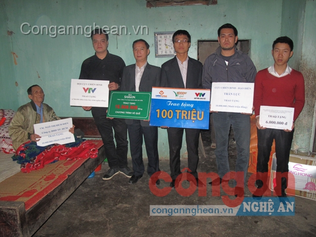 Các tấm lòng vàng đến với ông Hoá