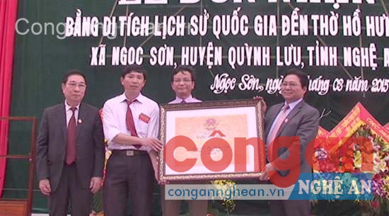 Xã Ngọc Sơn, huyện Quỳnh Lưu đón bằng DTLS cấp Quốc gia đền thờ Hồ Hưng Dật